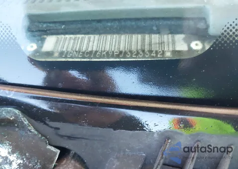 1993 Chevrolet Suburban C1500 из США, поврежденный, VIN 1GNEC16K9PJ323342